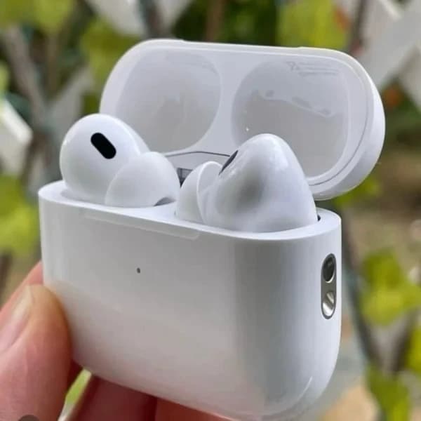 Apple AirPods Pro 2nd Generation (Dubai Version) ANC Wireless Earbuds - সাথে থাকছে আকর্ষণীয় গিফট